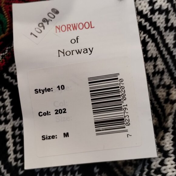 Norwool of Norway 100% Wool Embroidered Sweater Size M NWT - Picture 8 of 9